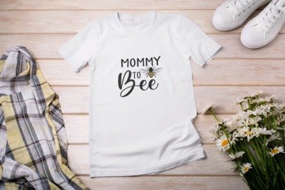 Mommy to Bee T-SHIRT